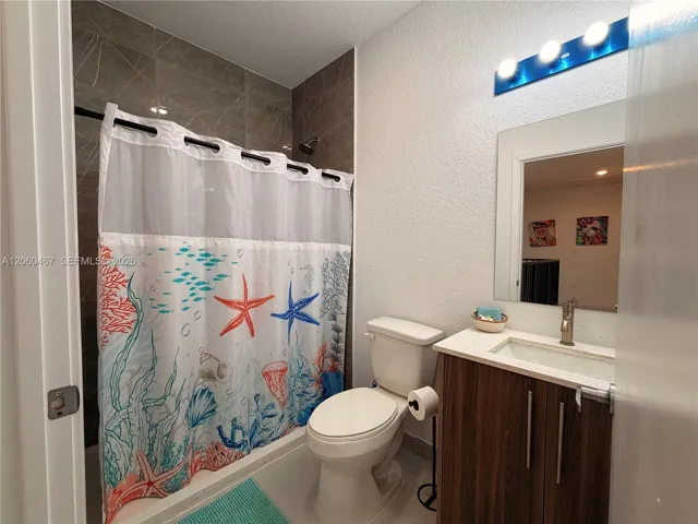 Full Bathroom Upstairs #2