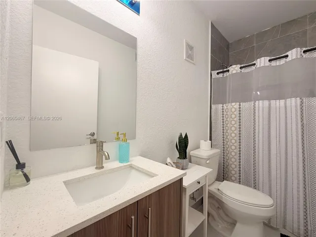 Downstair Full-Bathroom