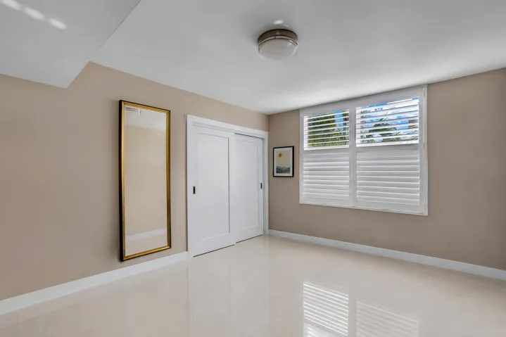 3930 Oaks Clubhouse Dr-Pompano Beach, Na