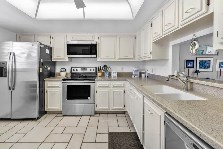 005-250JohnFKennedyDrive-Atlantis-FL-334