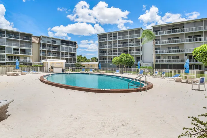 033-250JohnFKennedyDrive-Atlantis-FL-334