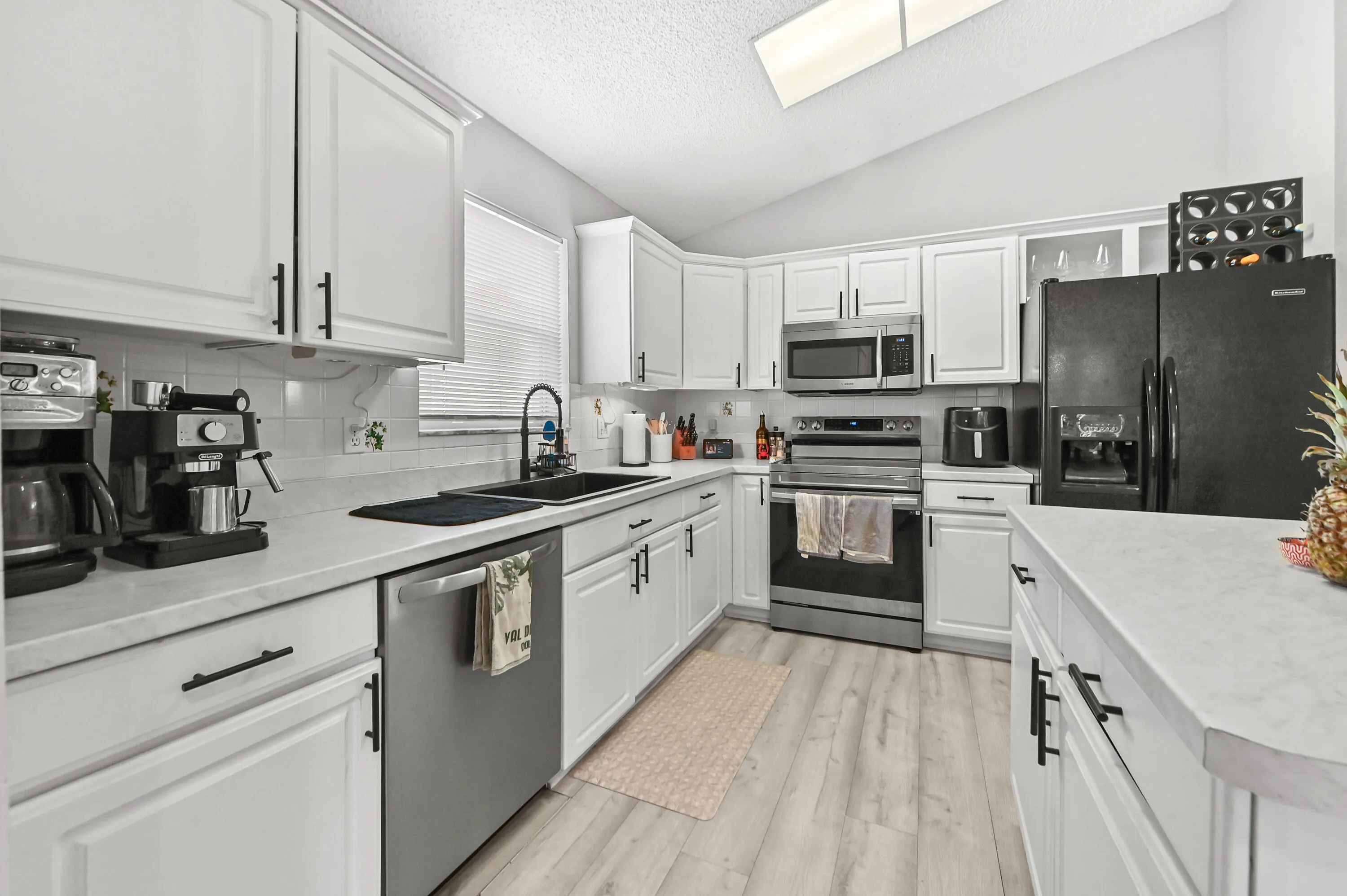 20 Kitchen 01