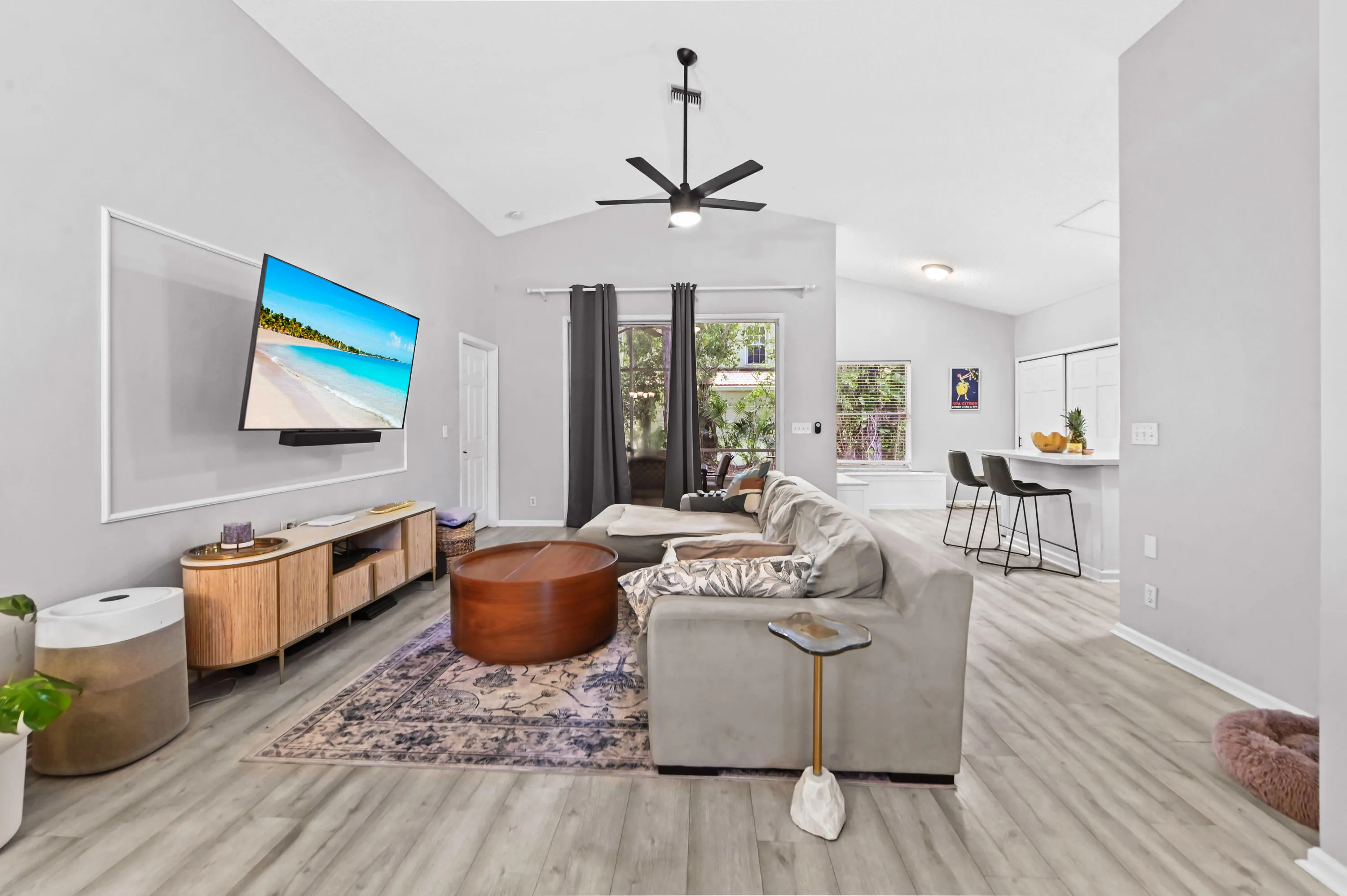 13 Living room 01