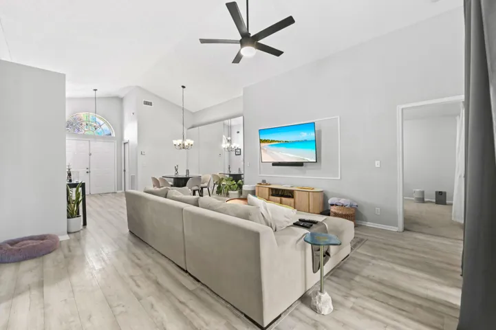 18 Living room 04