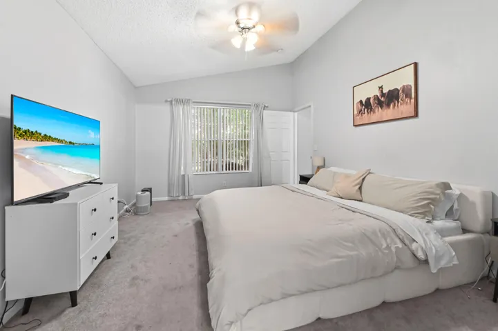 24 Bedroom 013