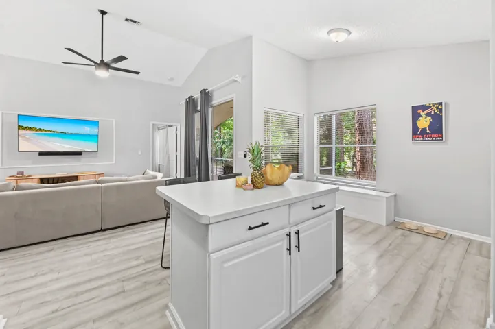 21 Kitchen 02