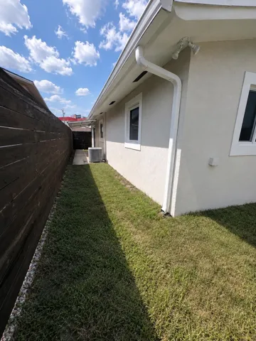 Side patio