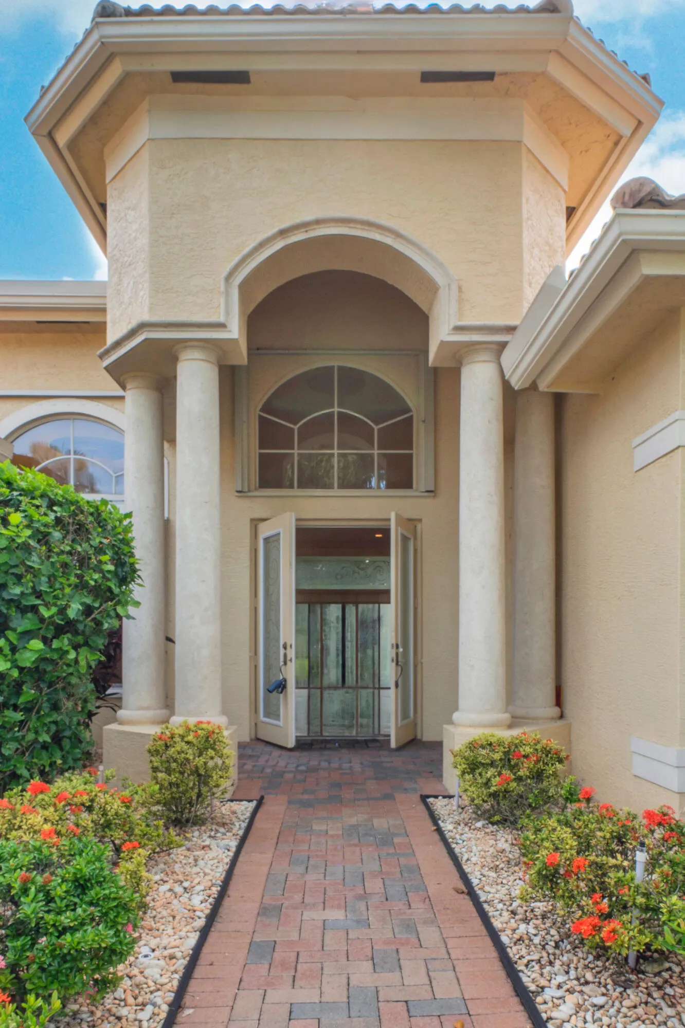 1 Exterior Front (8)