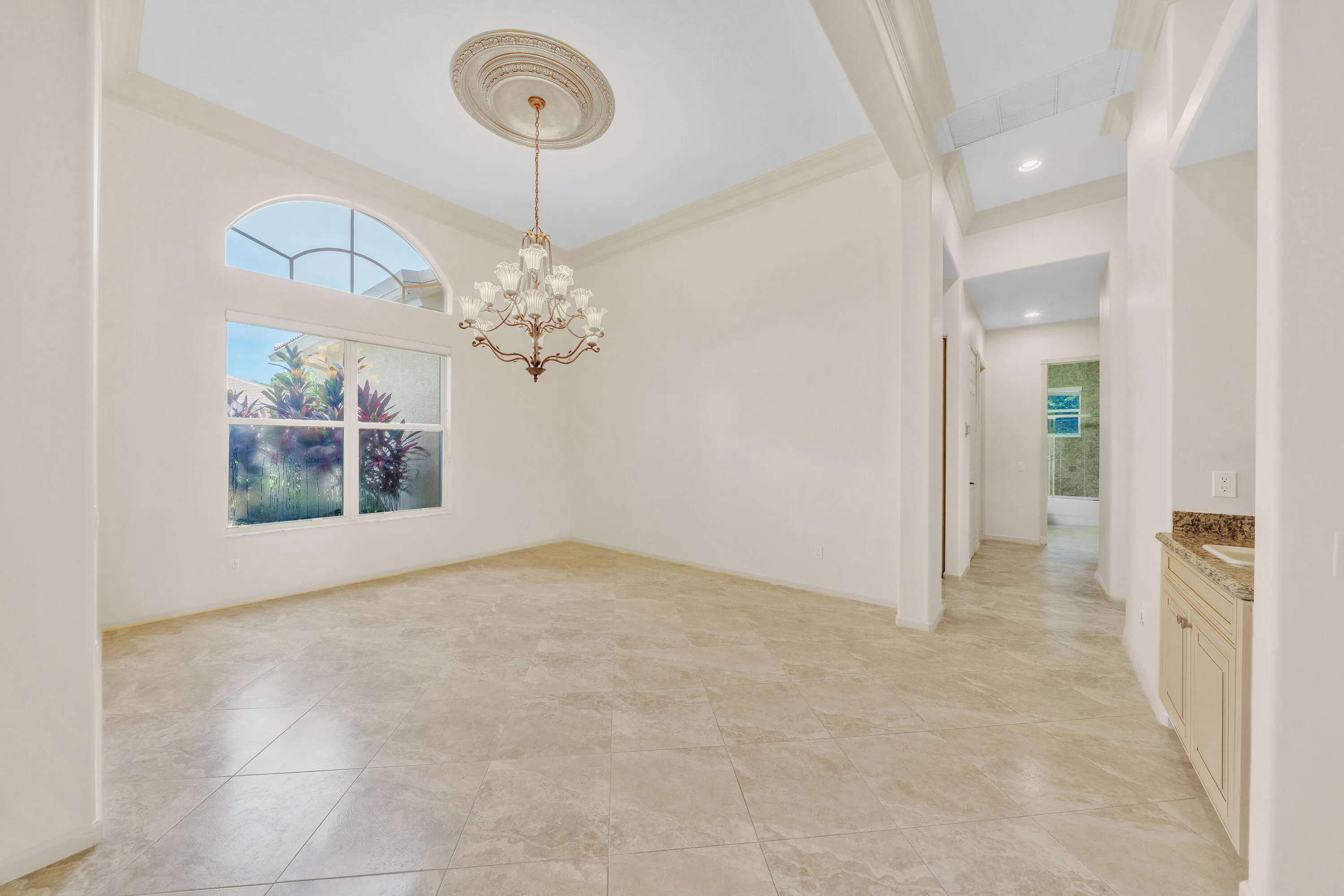 10 Dining Area (1)