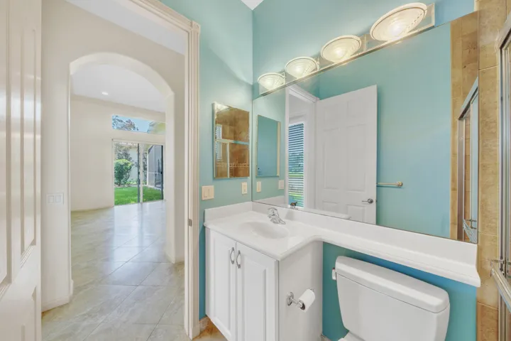 16 Guest Bathroom (2)
