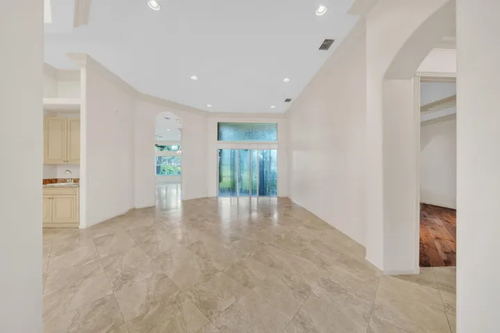 2 Living Area (1)