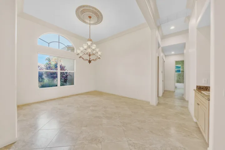 10 Dining Area (1)