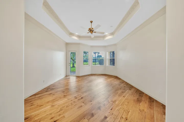 8 Primary Bedroom (1)