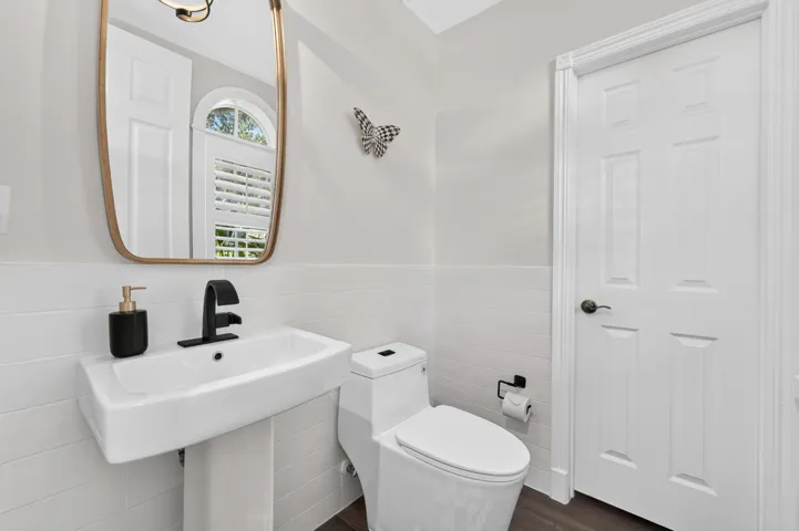116 Powder room