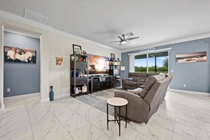 06-LUX_1851.jpg1