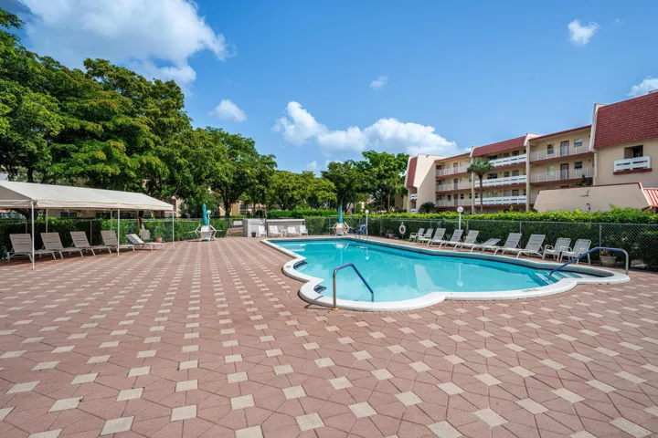 oriole pool