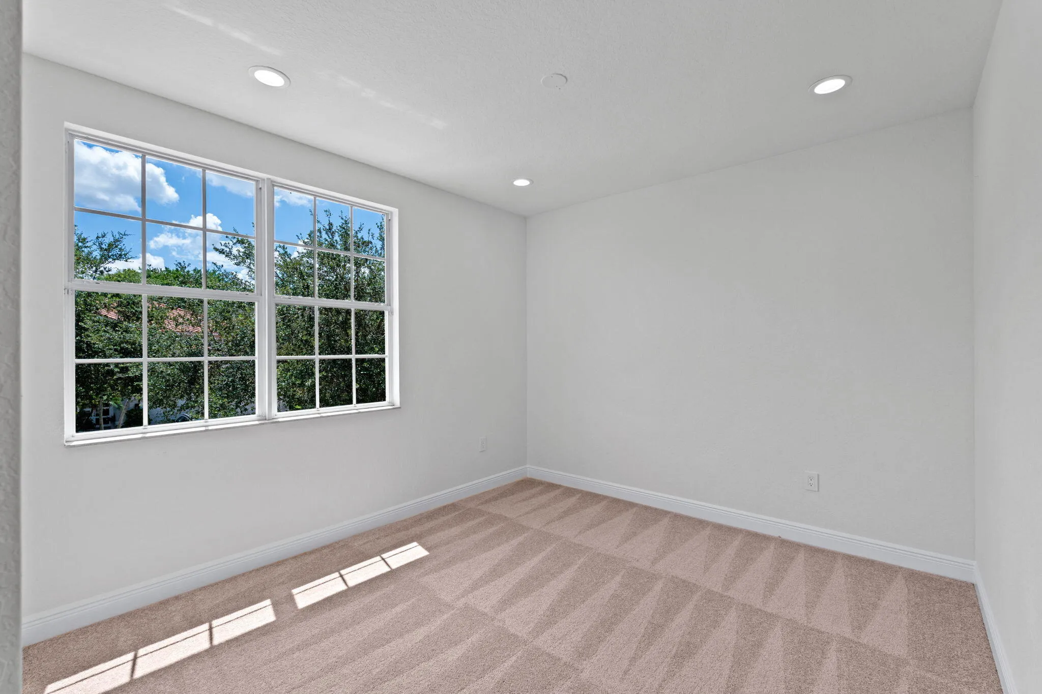bedroom 2 (2nd floor)
