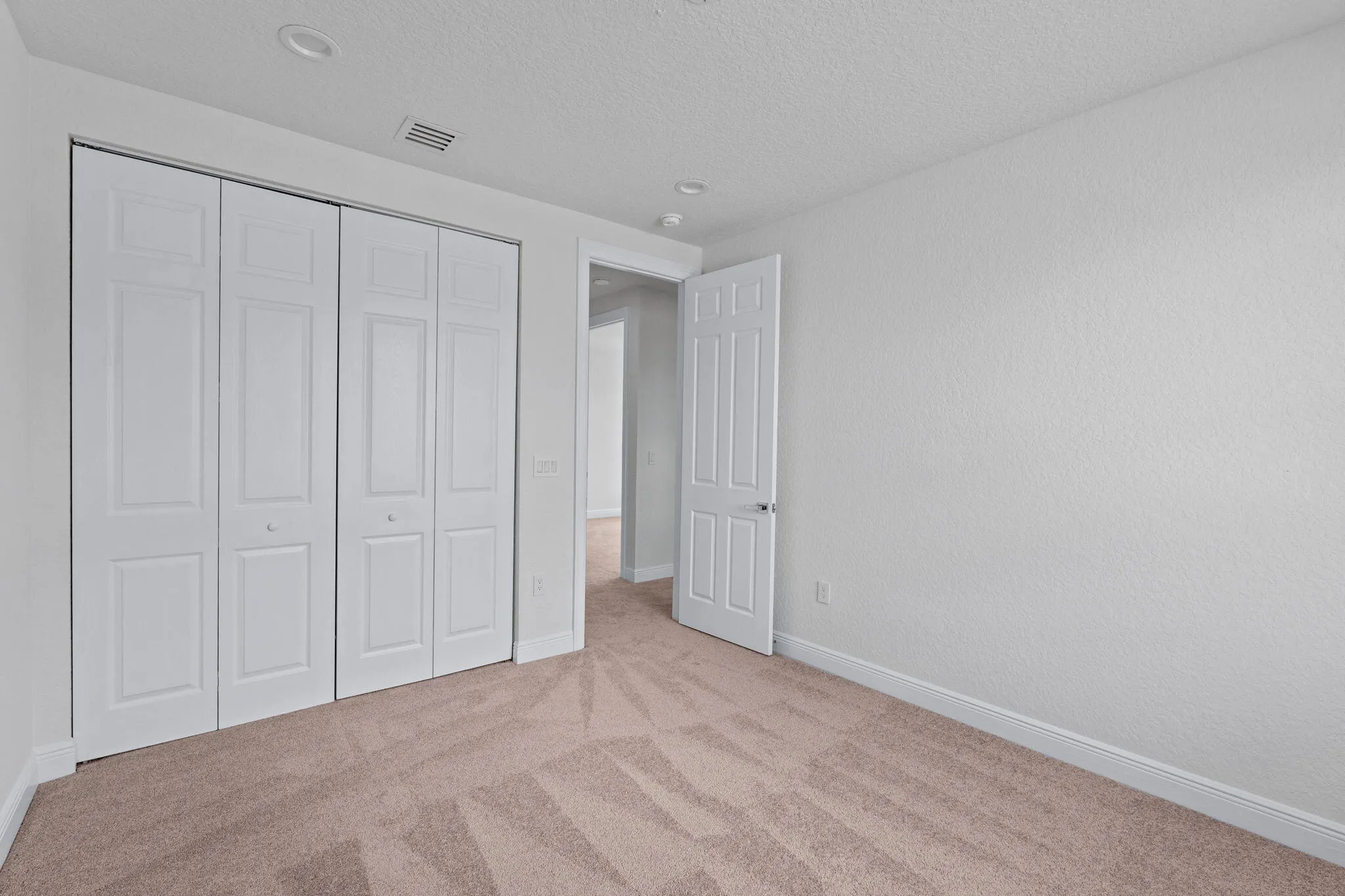 Bedroom 1 (1st floor)