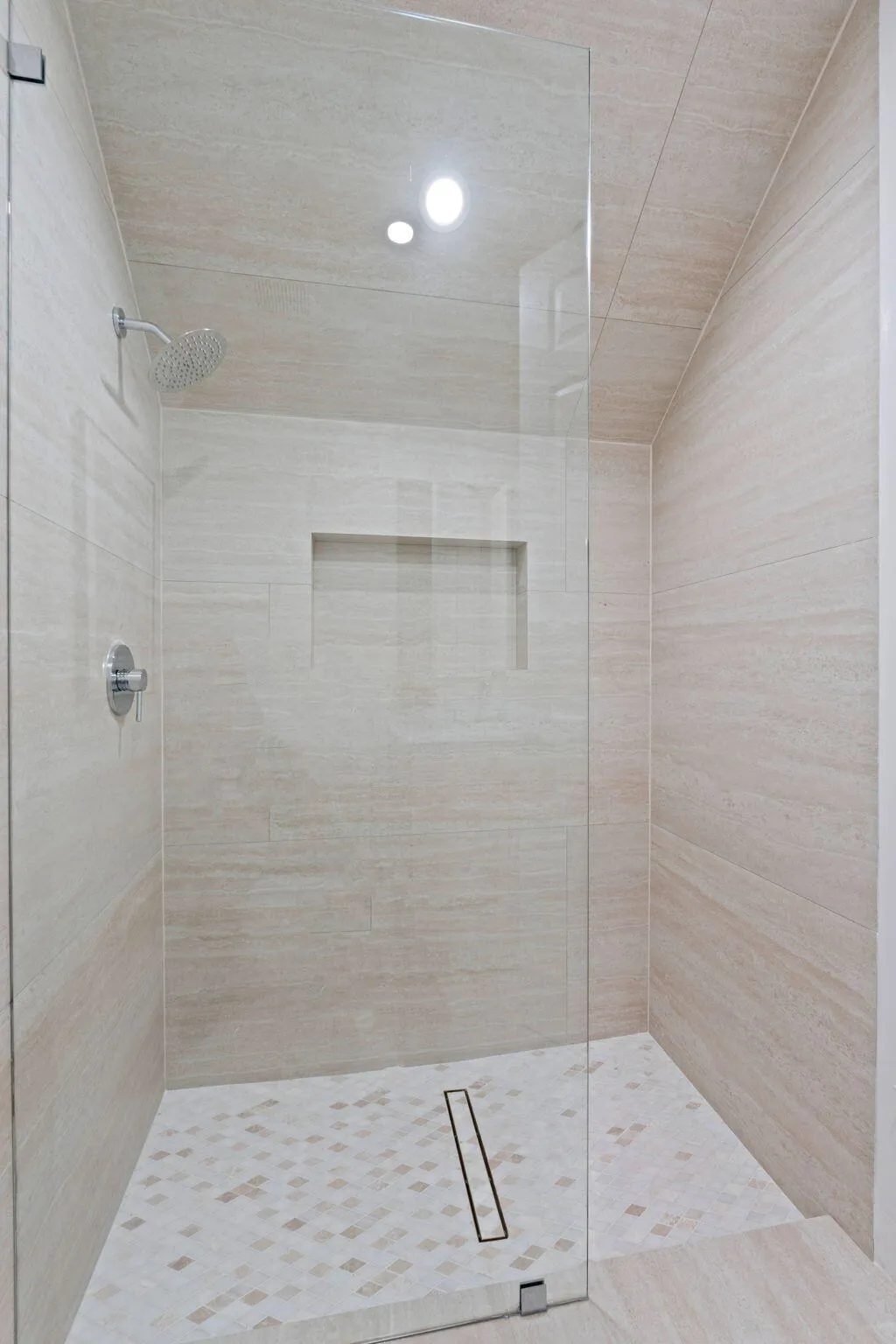 guest bath second floor shower