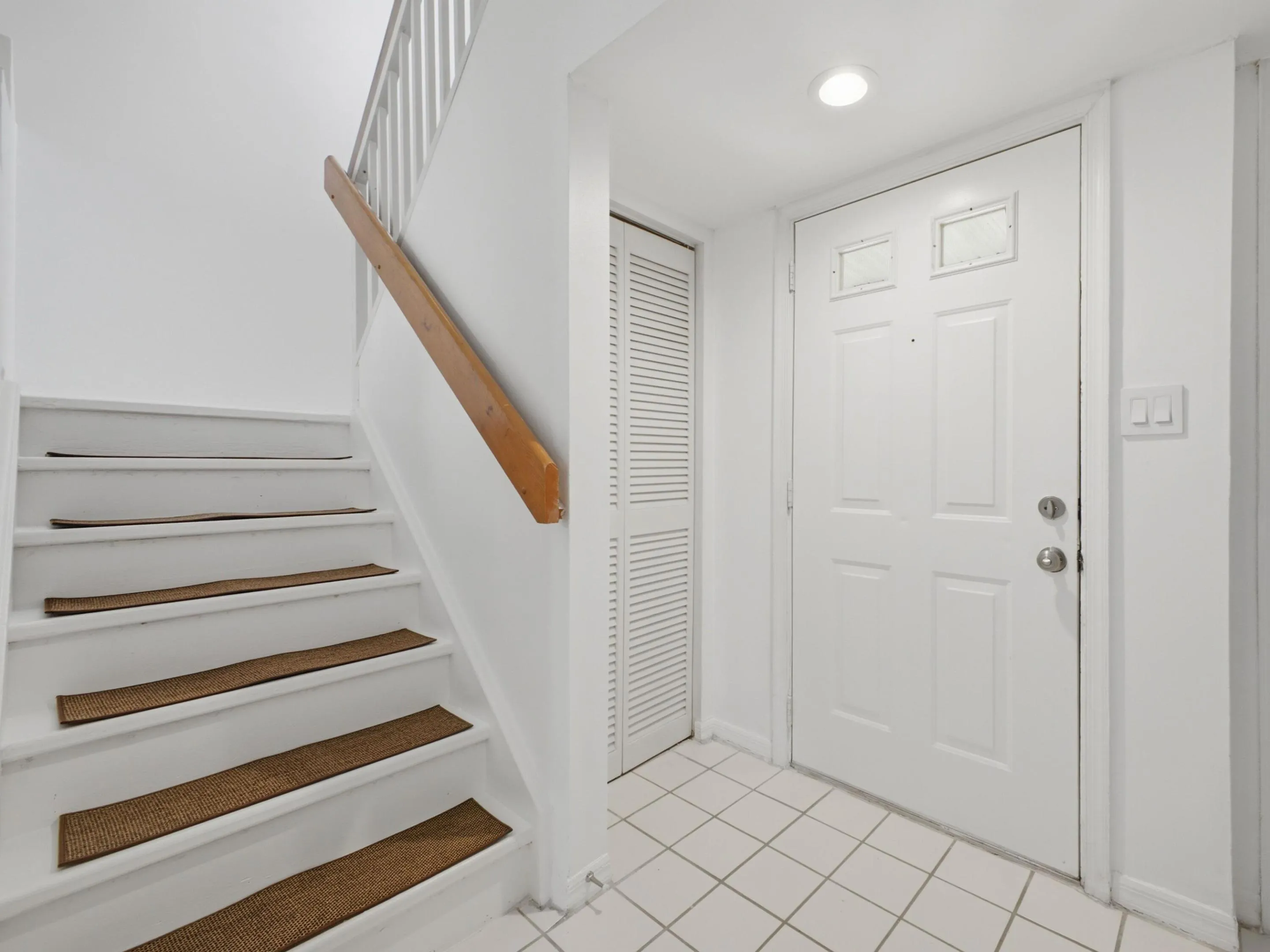 13215 Glenmoor Dr - Foyer