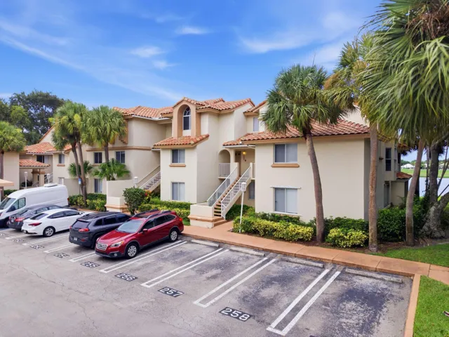 13215 Glenmoor Dr