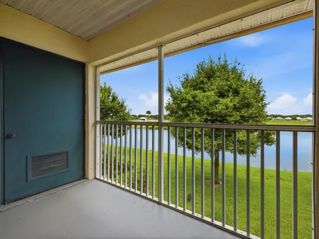 13215 Glenmoor Dr - Screened Balcony