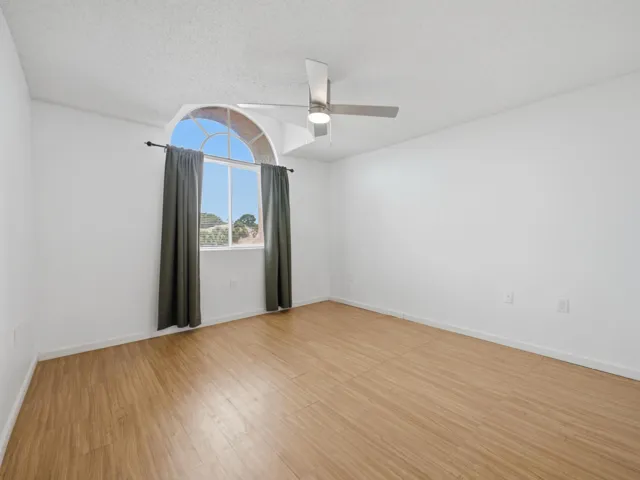 13215 Glenmoor Dr - Primary Bedroom