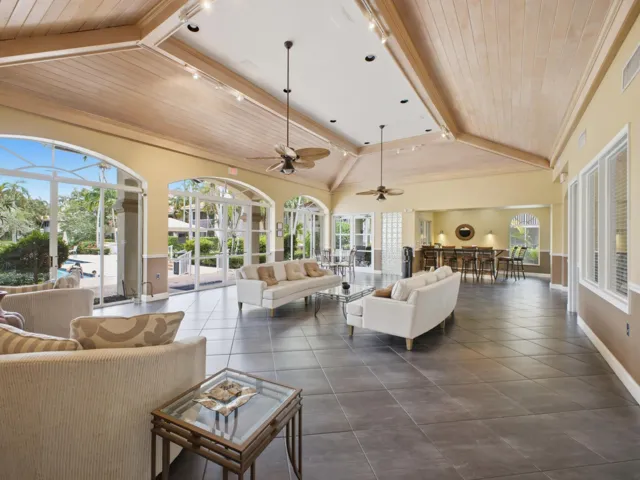13215 Glenmoor Dr - Clubhouse