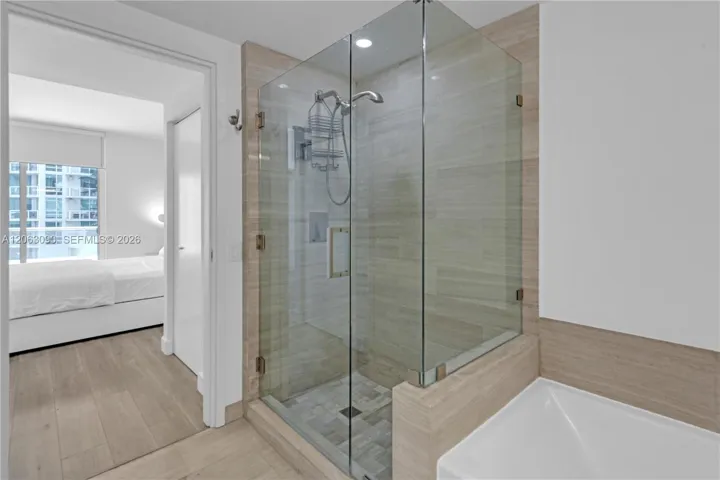 Seperate Shower and Bath tub
