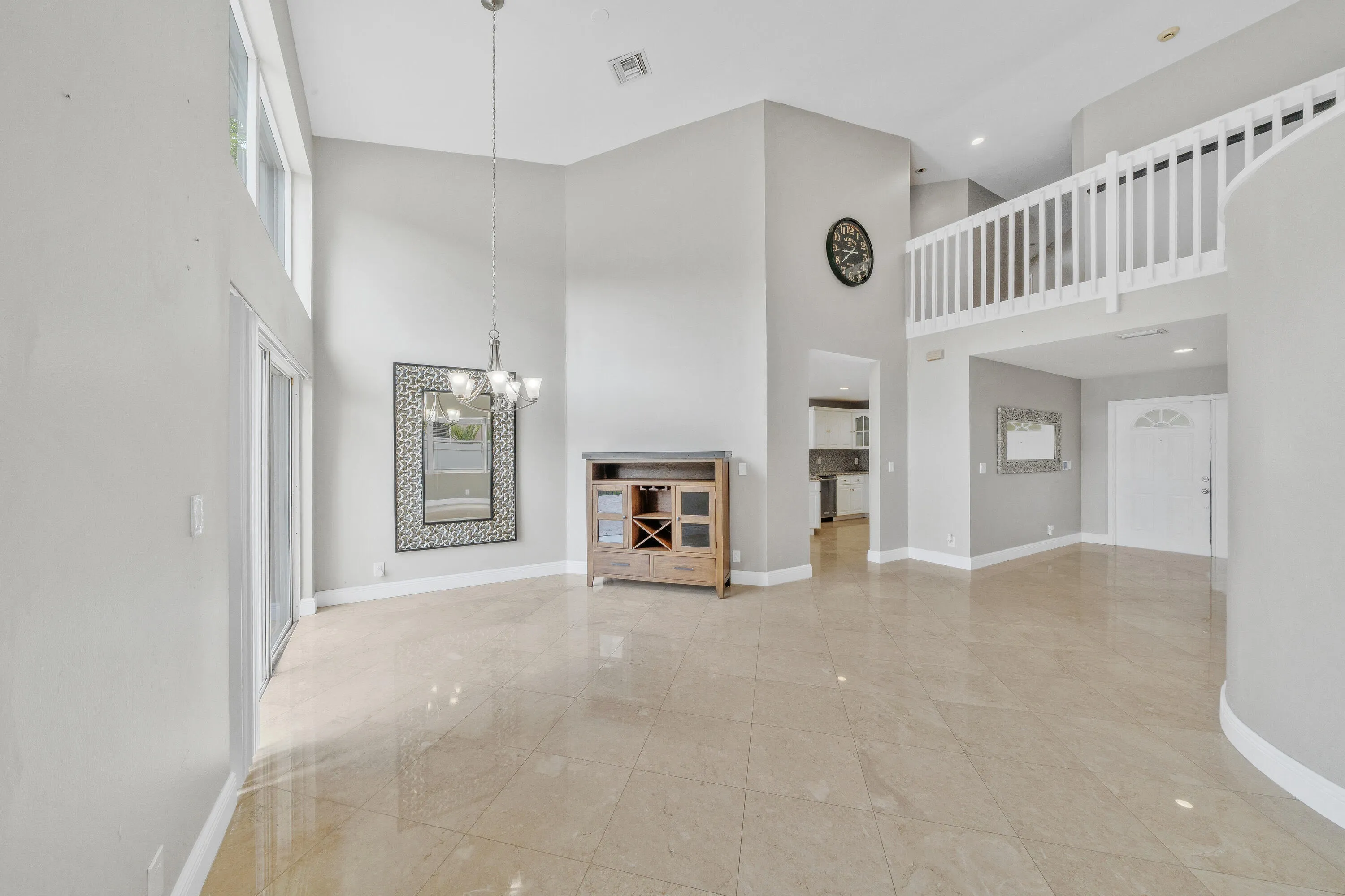 22 Living Area (2)
