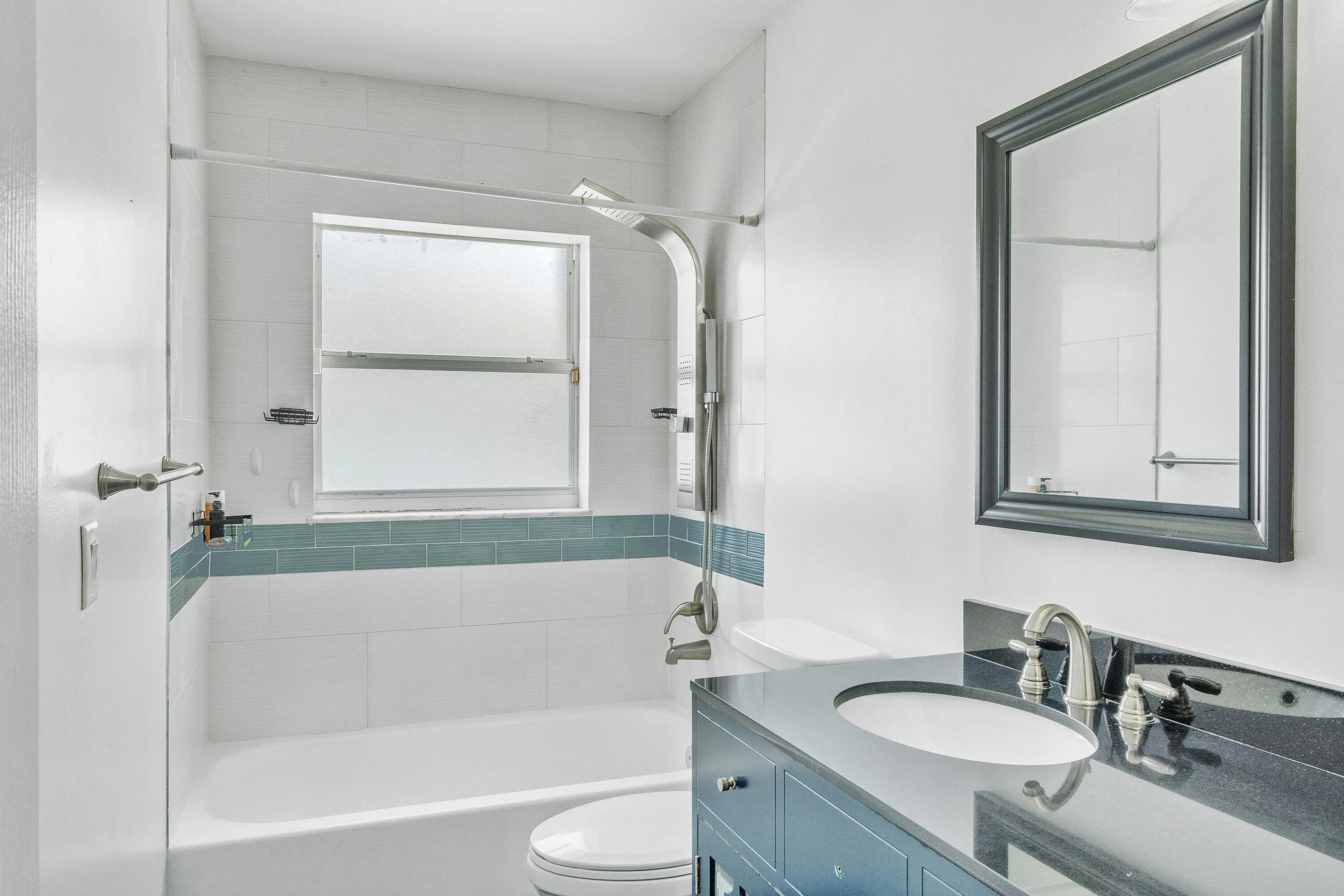 35 Guest Bathroom (3)