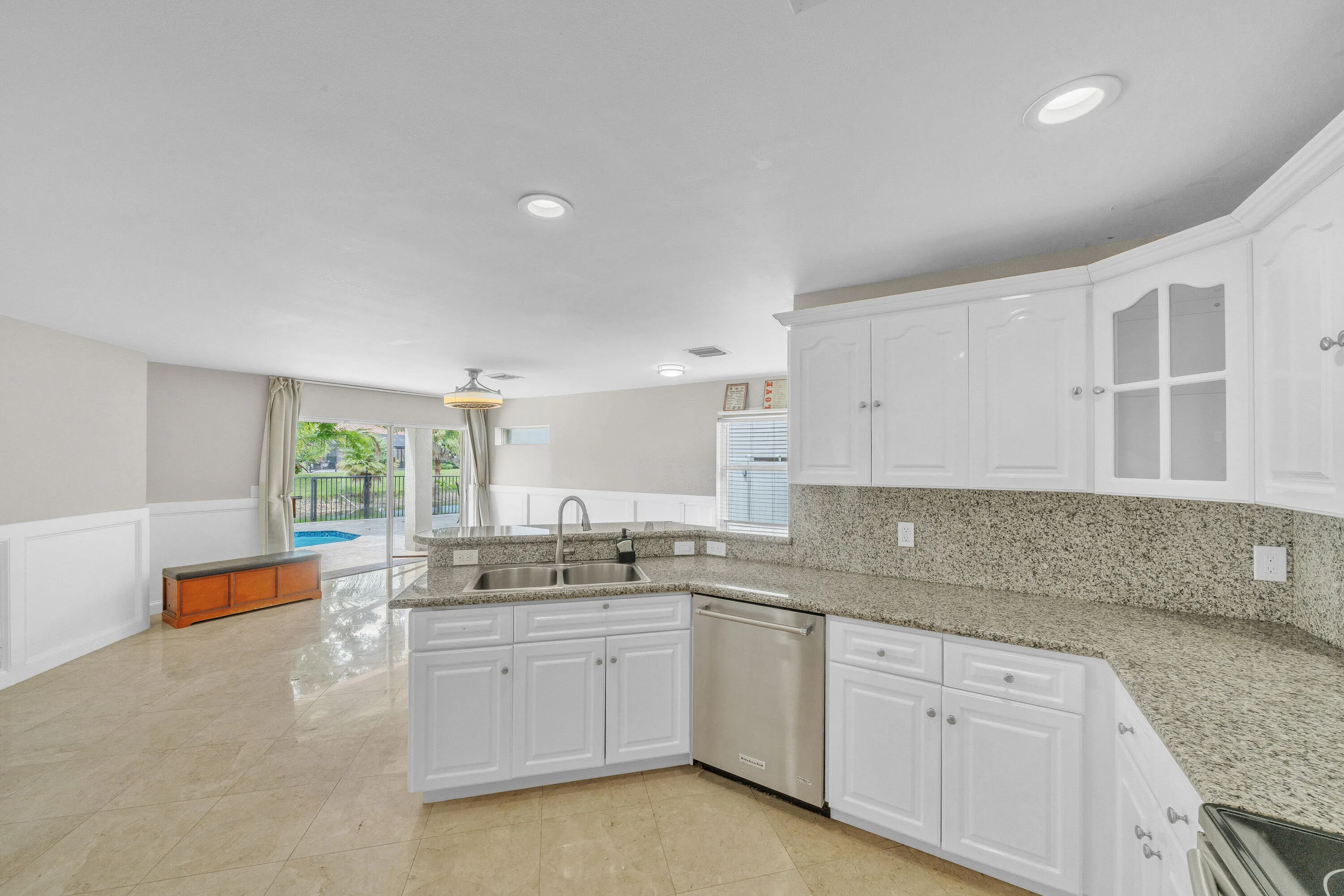 7 Kitchen (6)