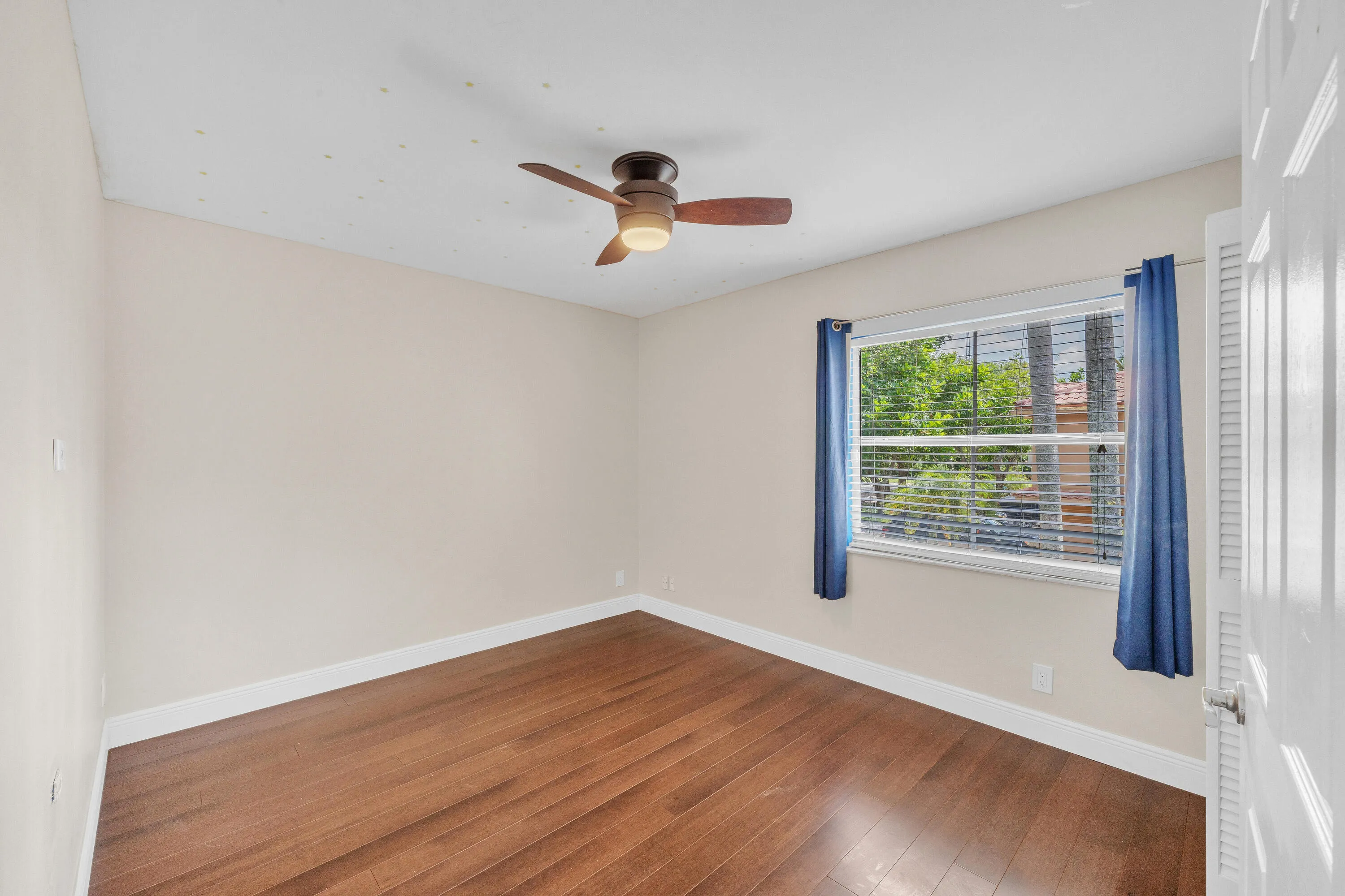 33 Guest Bedroom B (1)