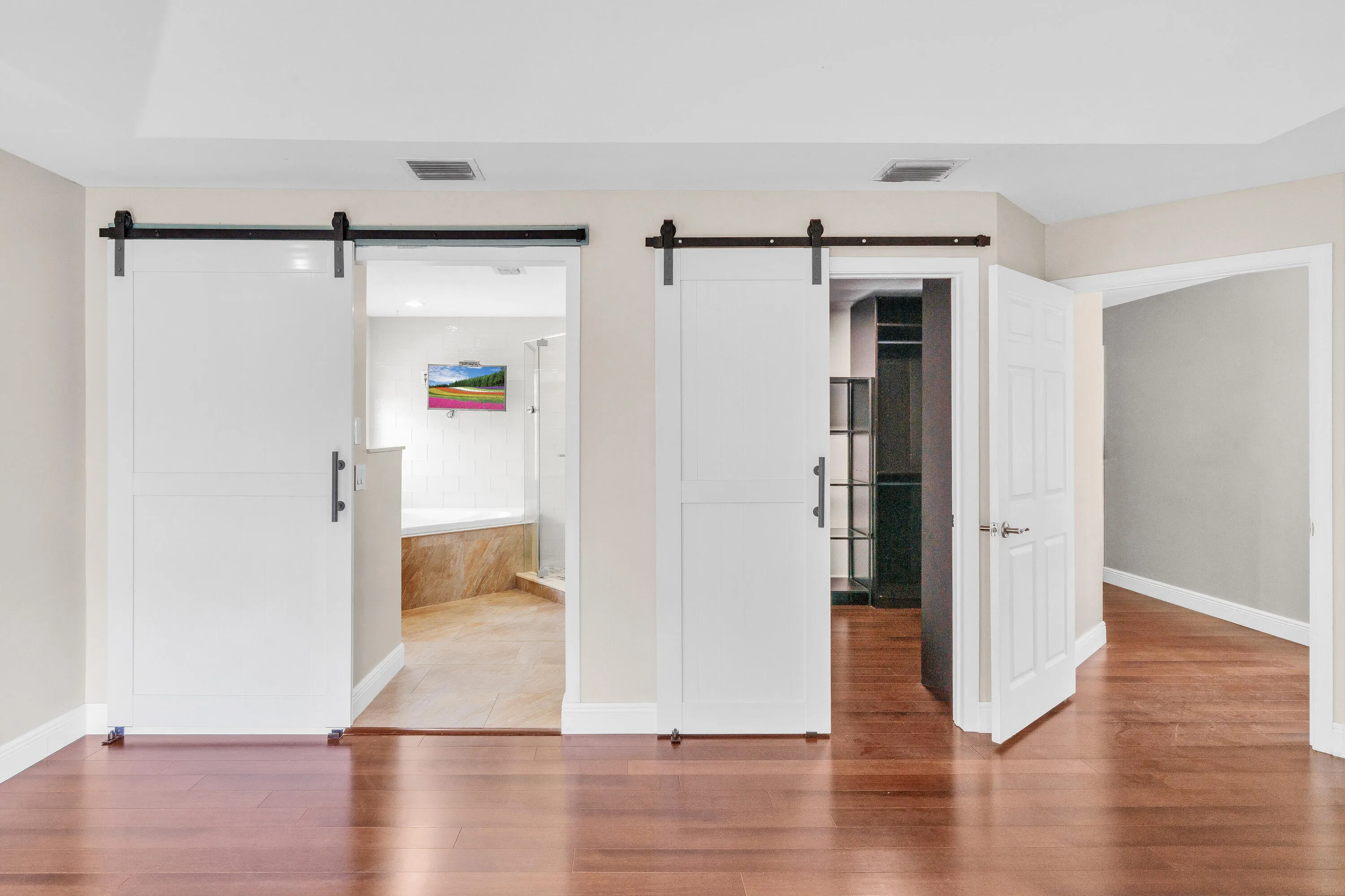 27 Primary Bathroom (1)