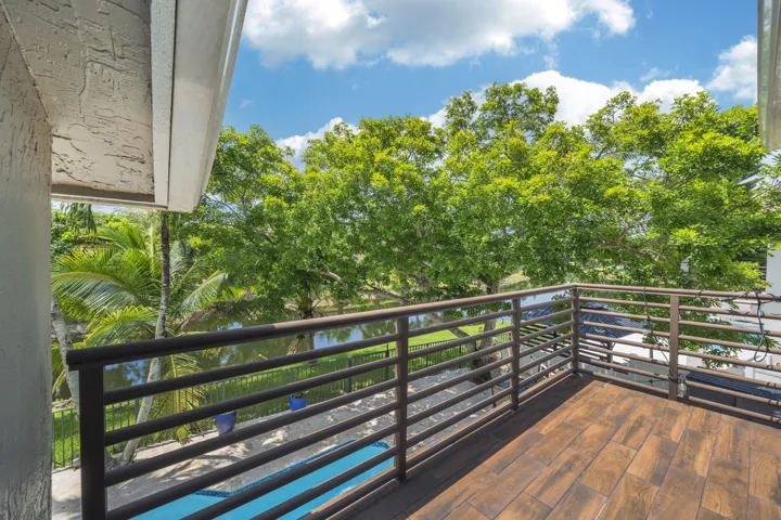 26 Balcony (1)