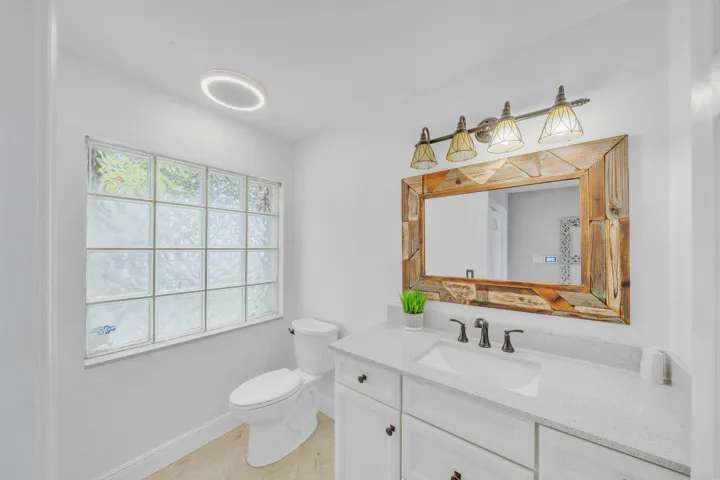 5 Half Bath (1)