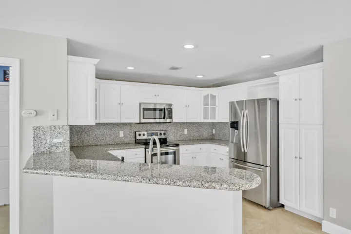 7 Kitchen (4)
