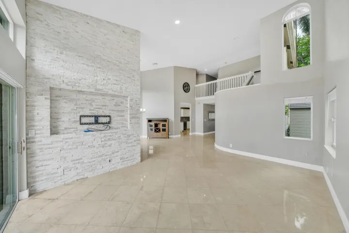 22 Living Area (1)