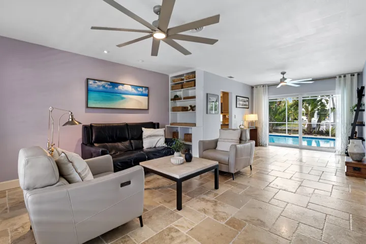 8_accutour_01 611-se-9th-ave -007