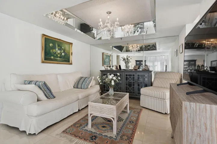 13_4600-S-Ocean-Blvd_Apt-301_Dining-Room
