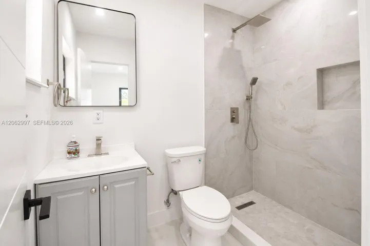 Masterbedroom Bathroom