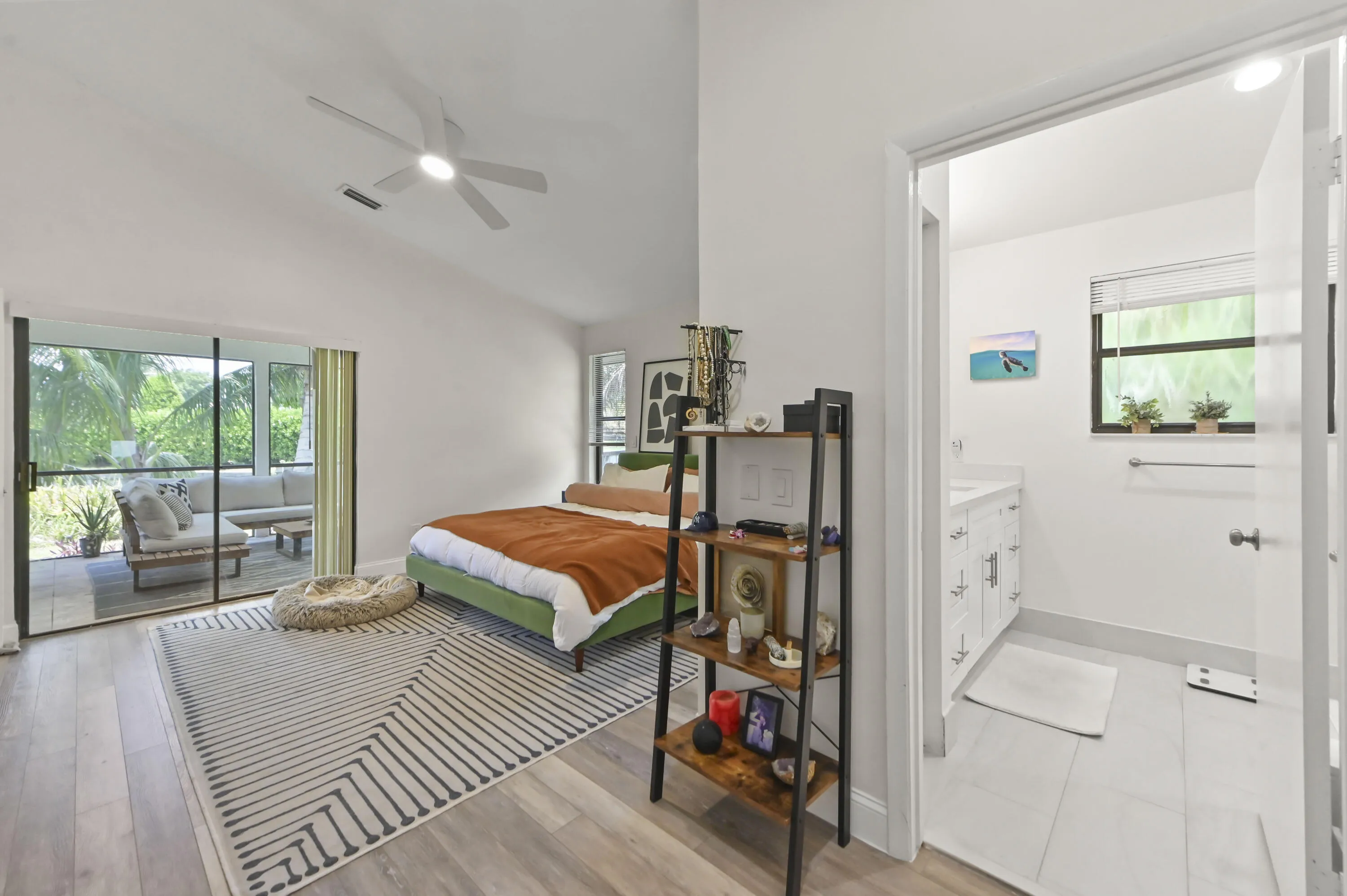 25 Bedroom 06