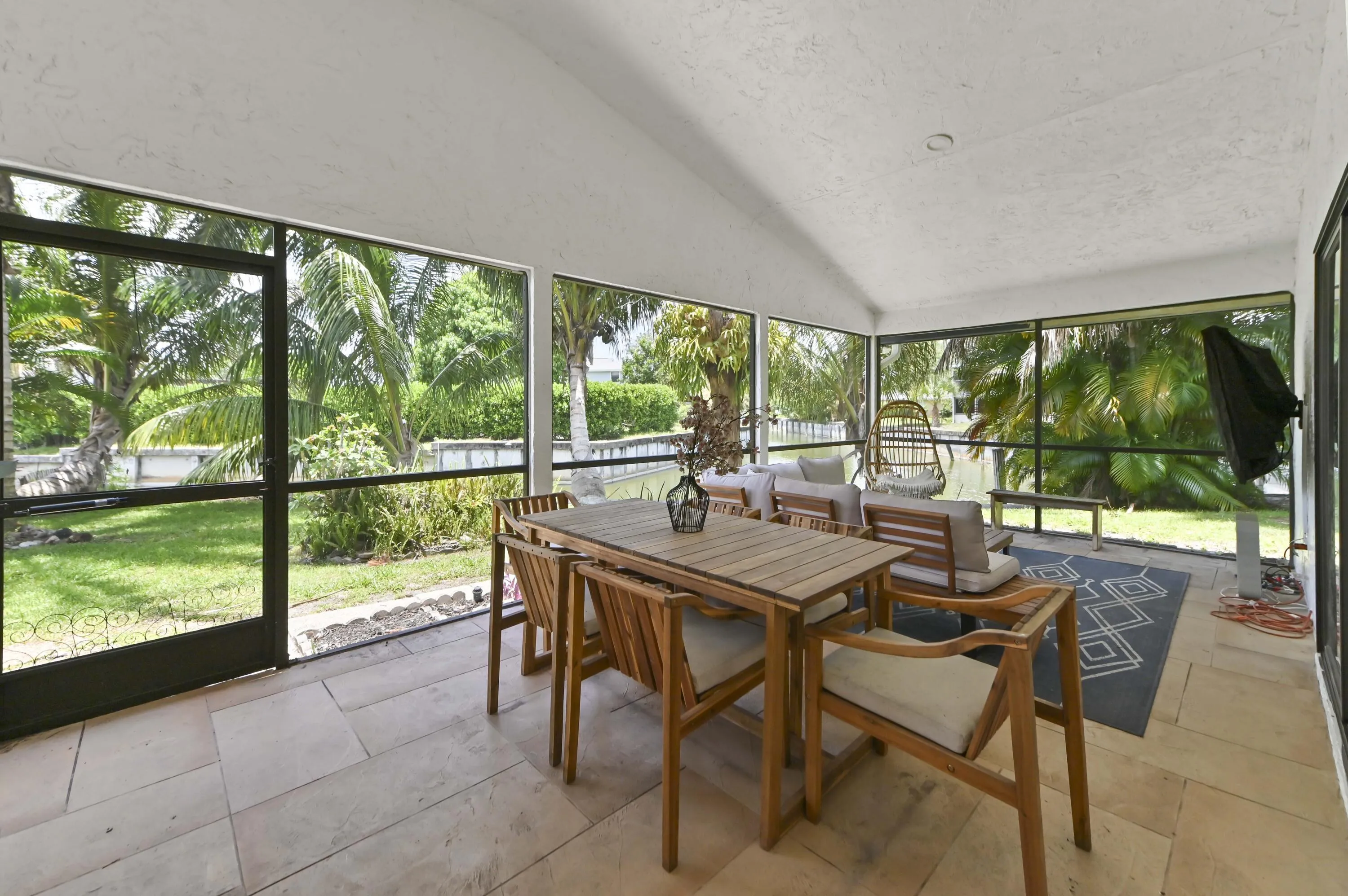 29 Patio 01