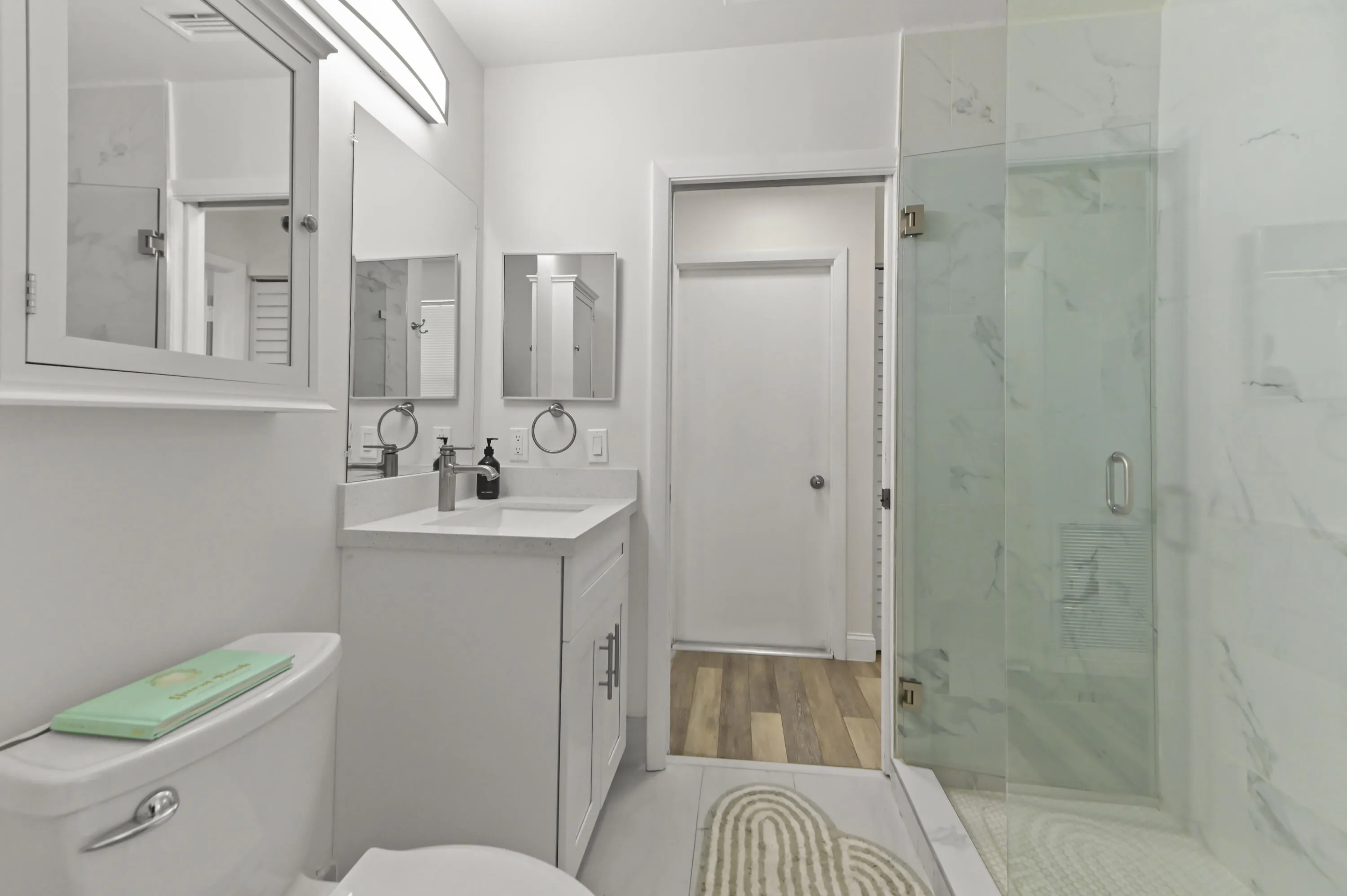 22 Bathroom 01