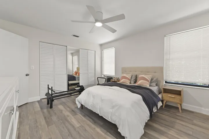 21 Bedroom 03
