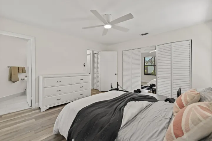 20 Bedroom 02