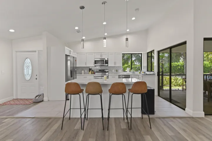 12 Kitchen 01