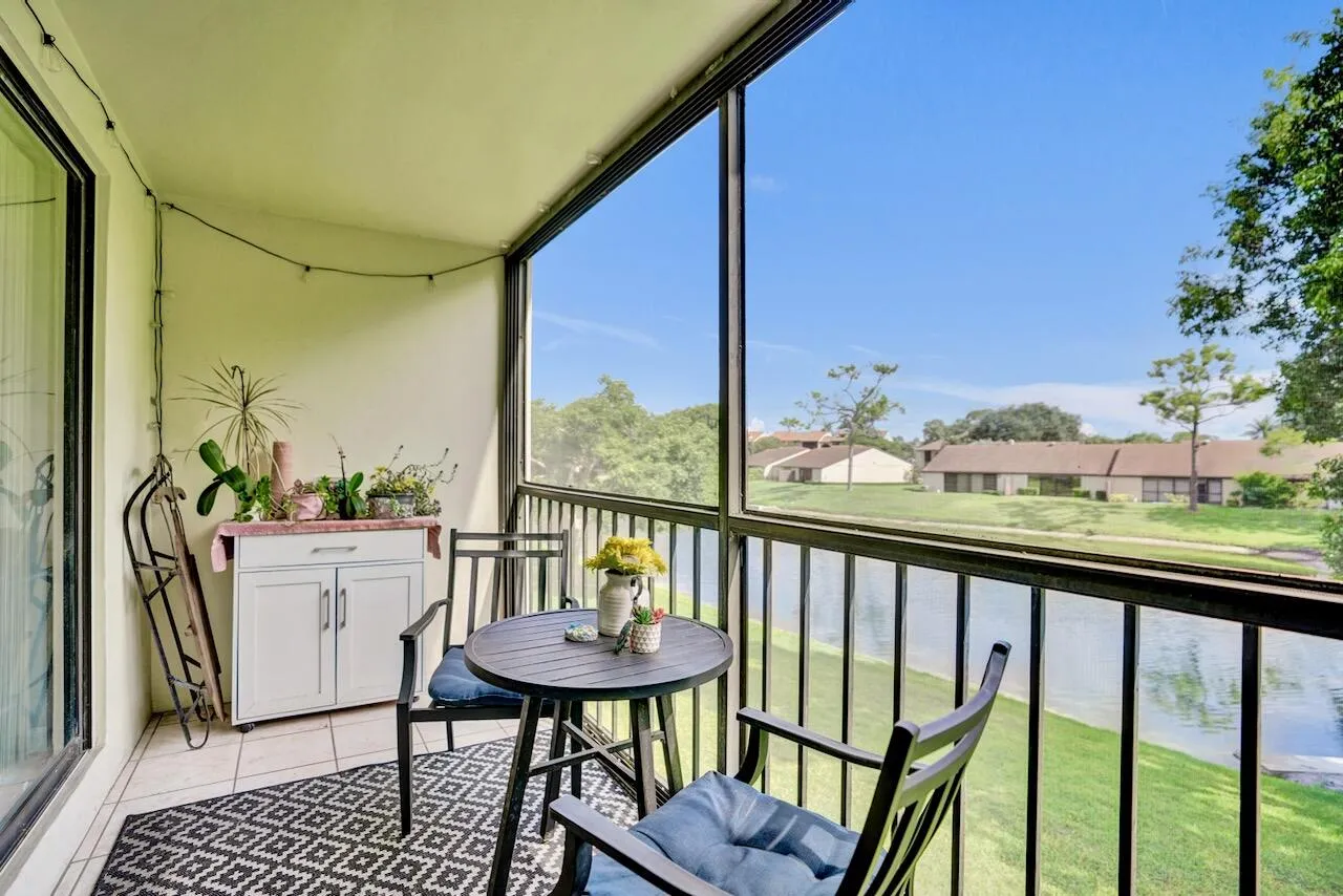 608 Sea Pine Way - 10