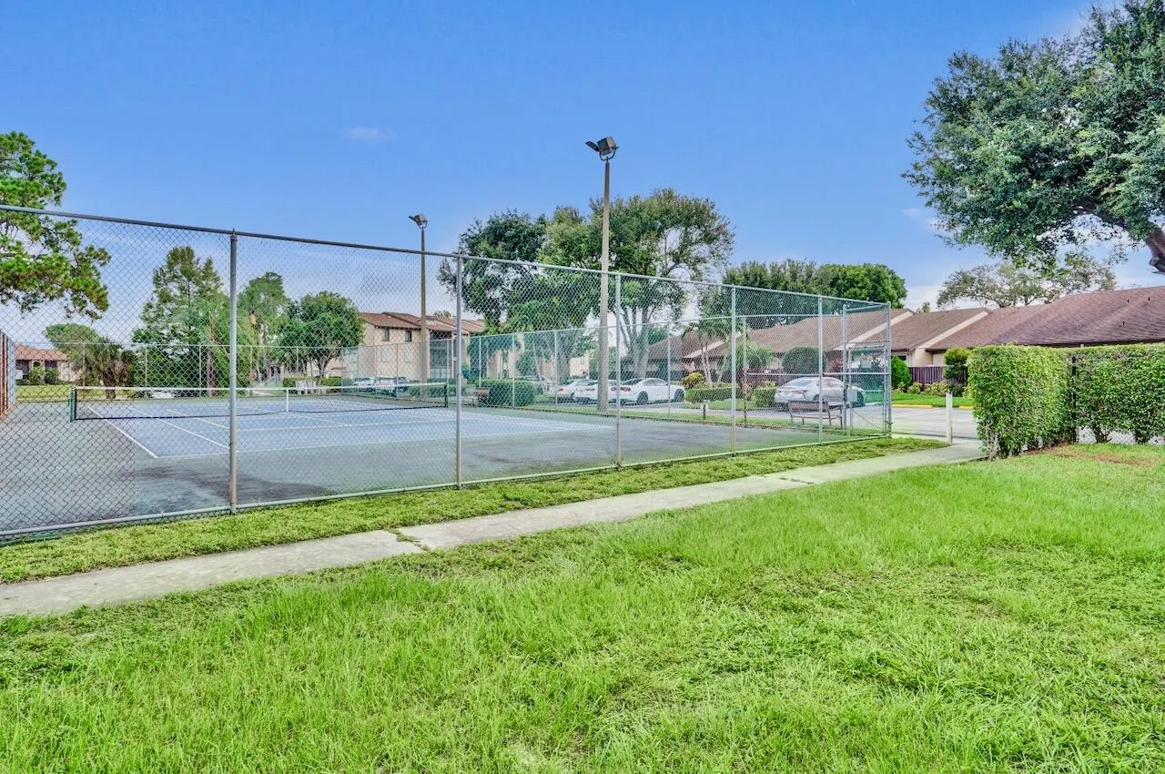 608 Sea Pine Way - 32