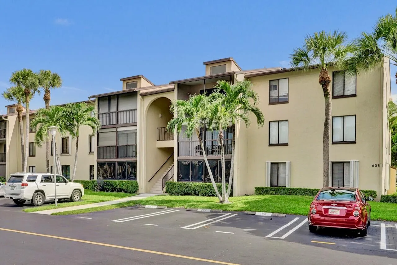 608 Sea Pine Way - 27